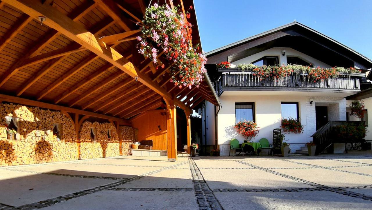 Garden Apartments Jansa Radovljica Esterno foto